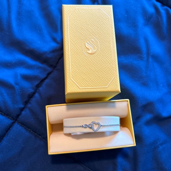 SWAROVSKI • Silver Infinity Heart Chain Bracelet • - Picture 3 of 11